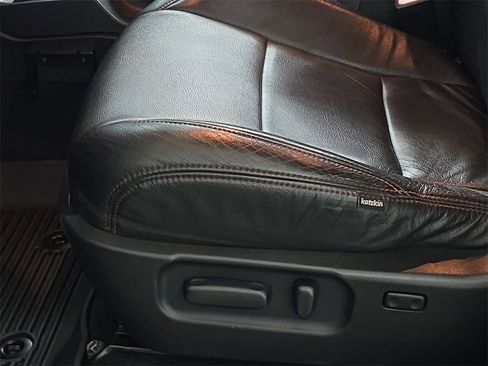 Used 2022 Toyota Tacoma TRD Off-Road image 30