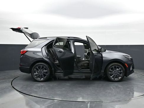 Used 2022 Chevrolet Equinox RS image 35
