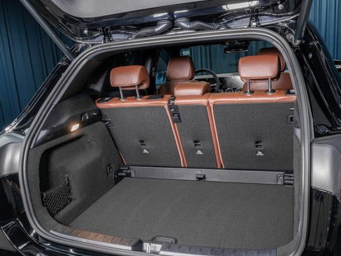 Certified 2025 Mercedes-Benz GLA 35 AMG 4MATIC image 6