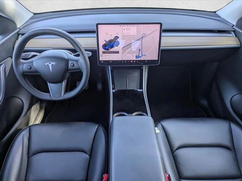 Used 2020 Tesla Model Y Long Range image 18