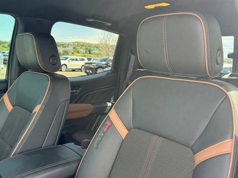Certified 2025 GMC Canyon AT4 AWD/4WD image 16