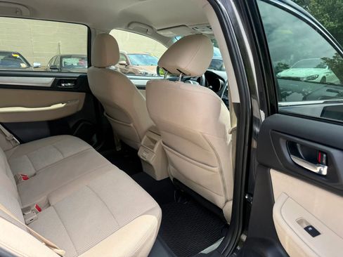 Used 2018 Subaru Outback 2.5i Premium AWD/4WD image 16