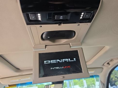 Used 2017 GMC Yukon XL Denali w/ Open Road Package AWD/4WD image 20
