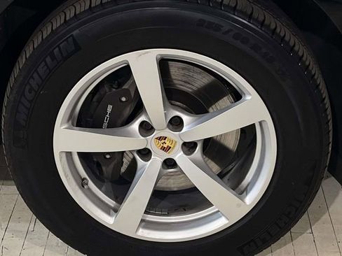 Used 2021 Porsche Macan AWD/4WD image 15