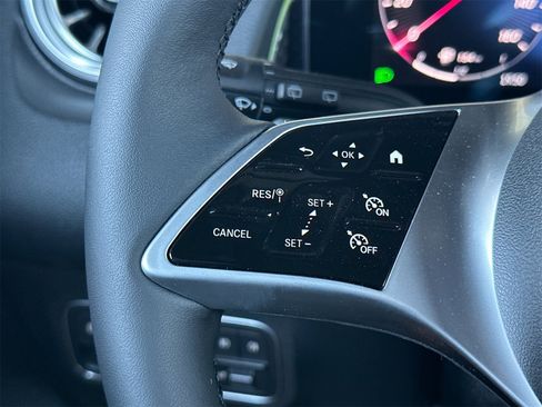 New 2025 Mercedes-Benz GLB 250 4MATIC image 25