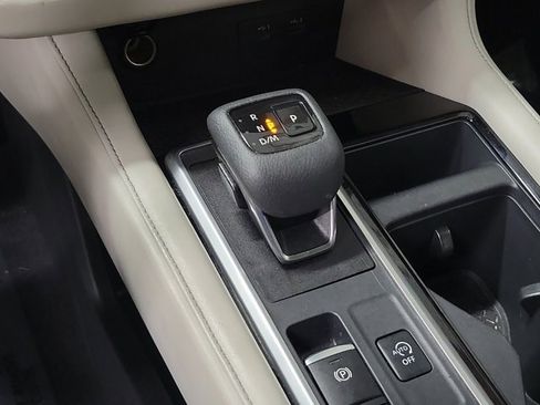 Certified 2022 Nissan Pathfinder SV w/ SV Premium Package image 33