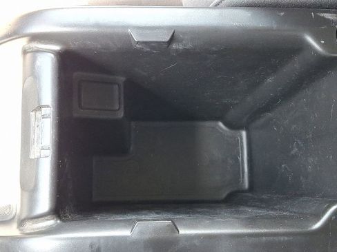 Used 2017 Chevrolet Colorado W/T AWD/4WD image 25