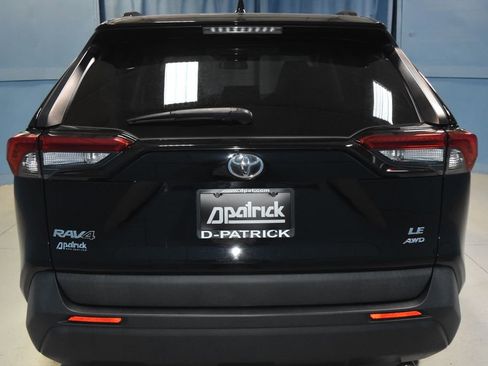 Used 2021 Toyota RAV4 LE w/ Carpet Mat Package (TMS) AWD/4WD image 28