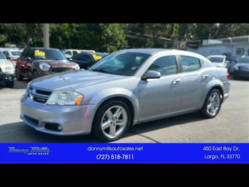 Used 2013 Dodge Avenger SXT FWD image 1