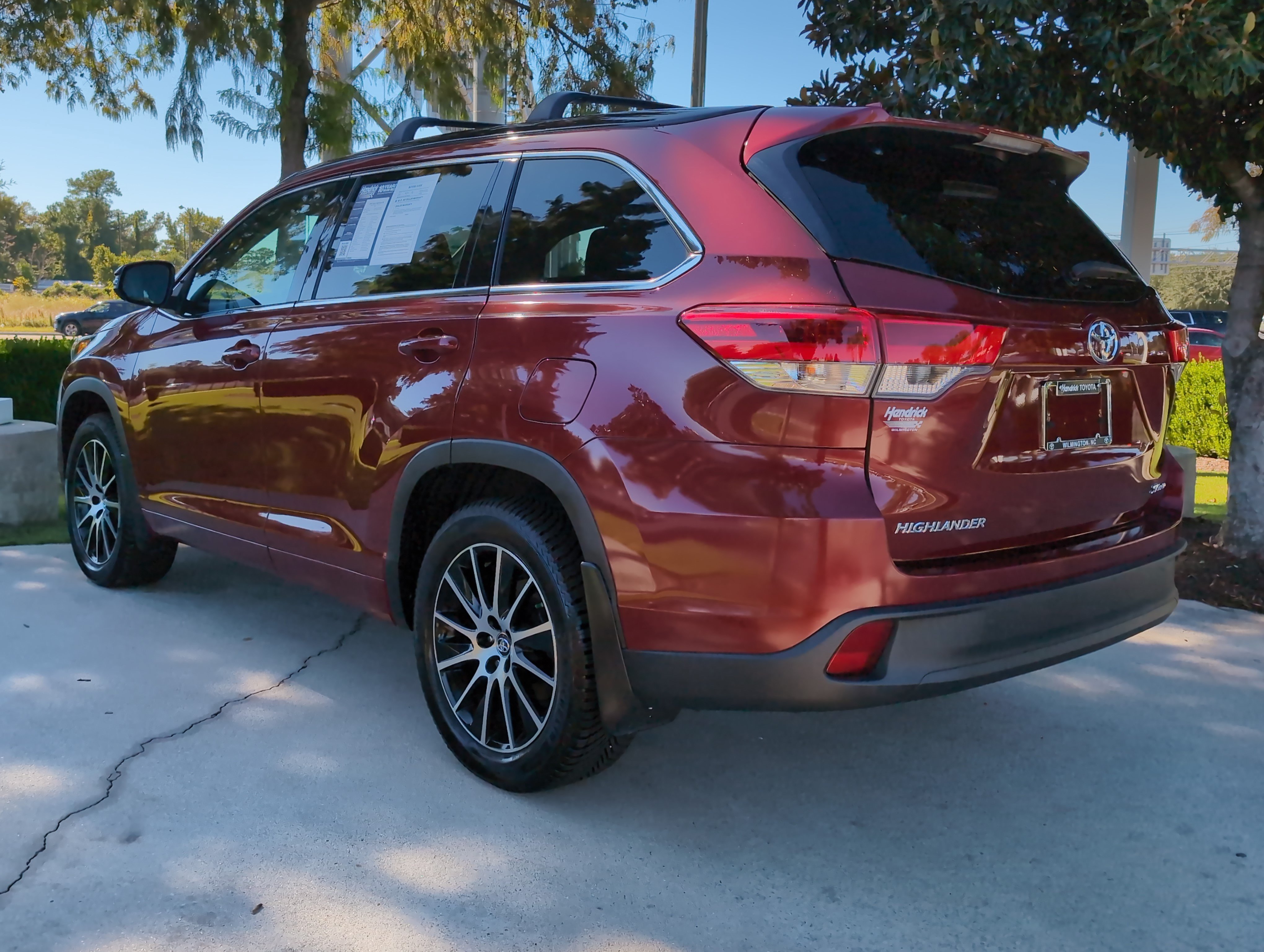 Used 2018 Toyota Highlander SE AWD/4WD image 8