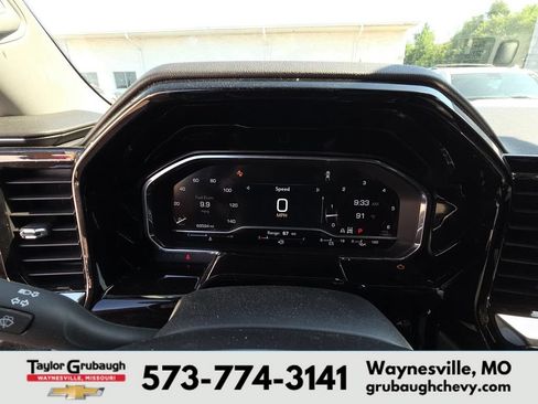 Used 2023 GMC Sierra 1500 SLT w/ SLT Premium Plus Package AWD/4WD image 10