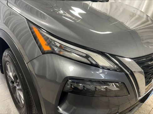 Used 2023 Nissan Rogue S image 32