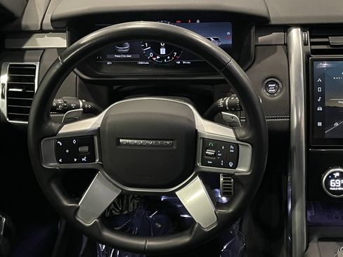 Used 2023 Land Rover Discovery S R-Dynamic image 19