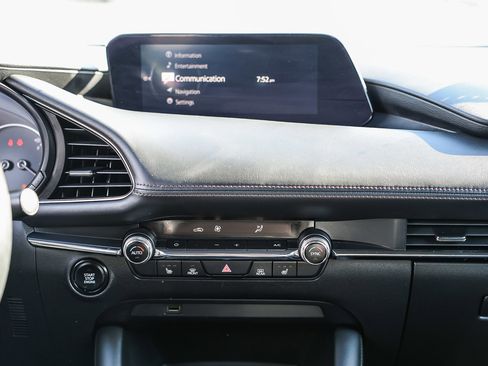 Used 2019 MAZDA MAZDA3 Hatchback w/ Preferred Package image 3