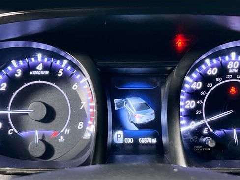 Used 2016 Toyota Avalon Limited w/ Toyota Safety Sense Package FWD image 23