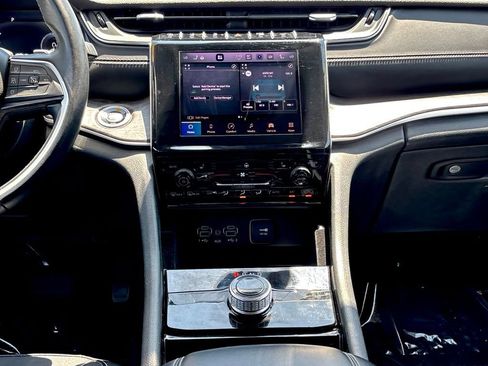 Used 2022 Jeep Grand Cherokee L Limited RWD image 24
