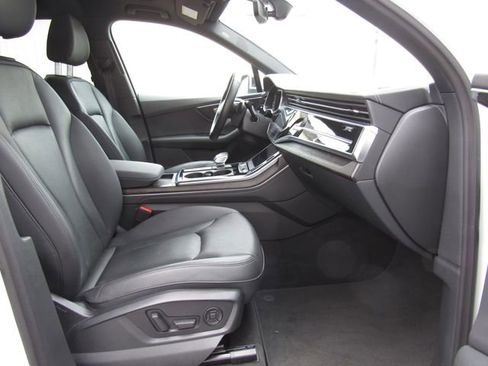 Used 2023 Audi Q7 2.0T Premium Plus w/ Premium Plus Package AWD/4WD image 19