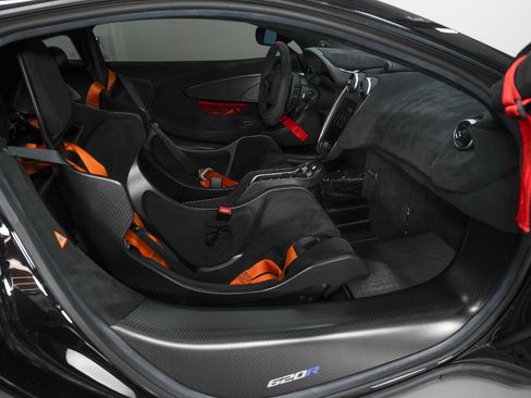 Used 2020 McLaren 620R image 12