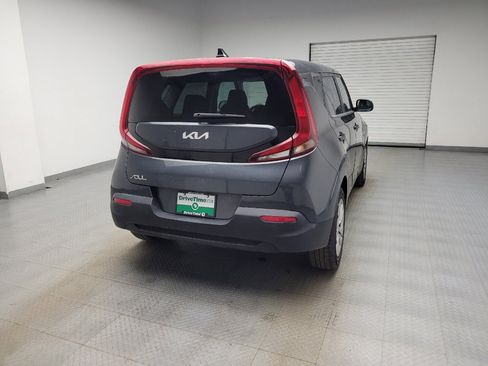 Used 2022 Kia Soul LX image 7