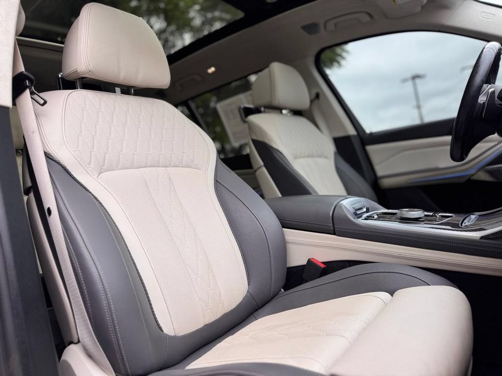Used 2023 BMW X7 M60i w/ Executive Package AWD/4WD image 32