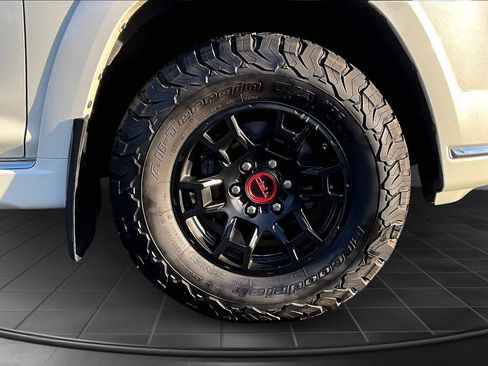 Used 2021 Toyota 4Runner Limited image 34