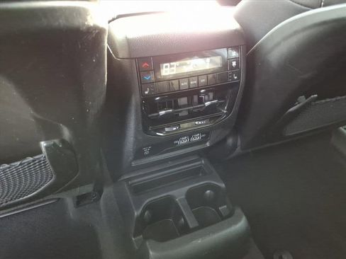 Used 2023 Jeep Grand Cherokee L Limited w/ Black Appearance Package image 12