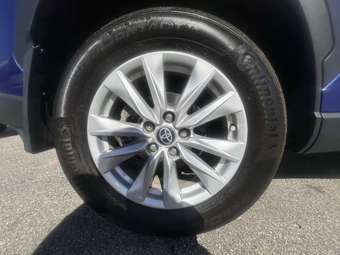 Used 2023 Toyota Corolla Cross LE w/ Moonroof Package image 14