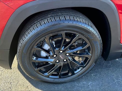 Used 2023 GMC Terrain SLE w/ Driver Convenience Package image 7