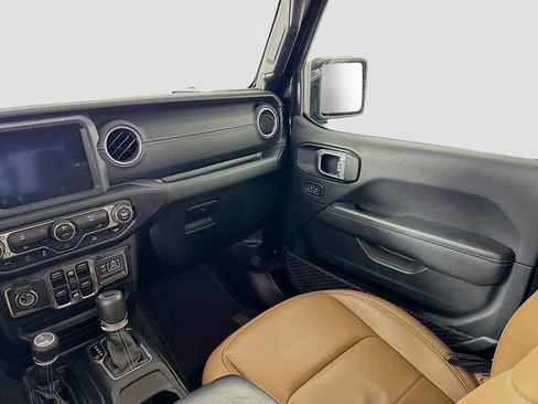 Used 2021 Jeep Gladiator Overland image 23