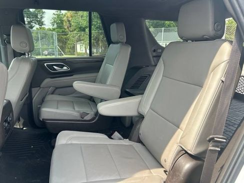 Used 2022 Chevrolet Tahoe LT w/ Luxury Package RWD image 18