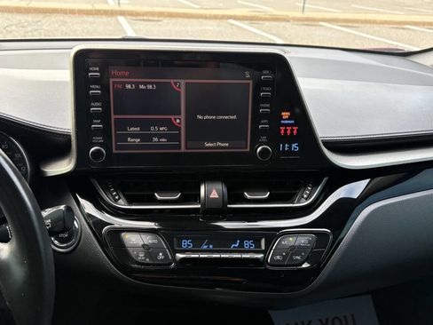 Used 2019 Toyota C-HR XLE image 37