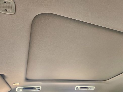 New 2026 Land Rover Range Rover Sport SE image 17