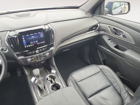 Certified 2023 Chevrolet Traverse LT image 12