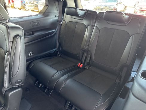 New 2025 Jeep Grand Cherokee L Altitude image 13