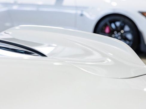 Used 2025 Aston Martin Vanquish RWD image 15