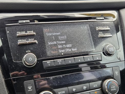 Used 2017 Nissan Rogue SV image 24