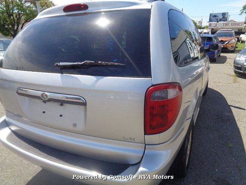 Used 2003 Chrysler Town & Country LX image 17