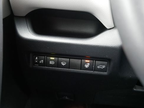 Used 2022 Toyota RAV4 XLE w/ Convenience Package image 26