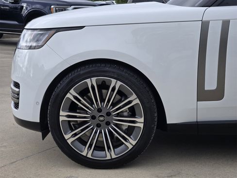Used 2023 Land Rover Range Rover SE image 10