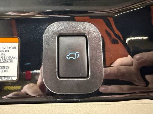 Used 2015 Toyota Sienna XLE Premium FWD image 23