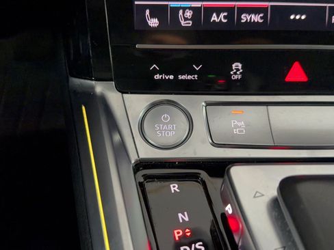 Used 2019 Audi e-tron Prestige w/ Prestige Package AWD/4WD image 20