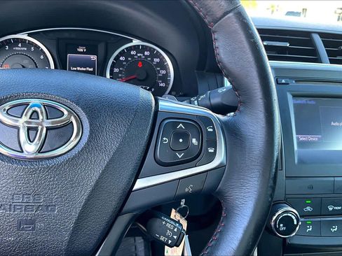 Used 2017 Toyota Camry SE FWD image 25