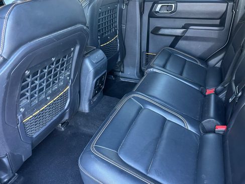 Used 2024 Ford Bronco Badlands AWD/4WD image 11