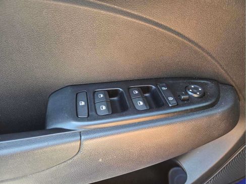 Used 2021 Hyundai Venue SEL FWD image 21