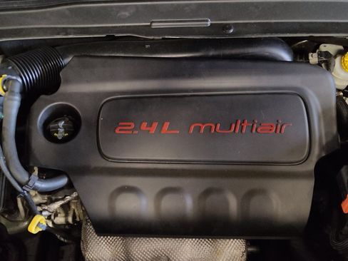 Used 2018 Jeep Renegade Latitude FWD image 30