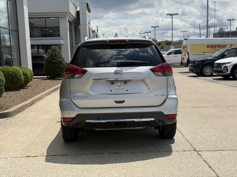 Used 2019 Nissan Rogue SV AWD/4WD image 6