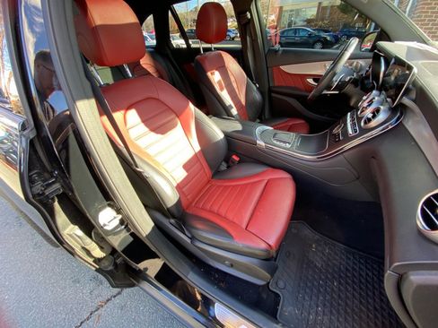 Used 2021 Mercedes-Benz GLC 43 AMG 4MATIC image 27