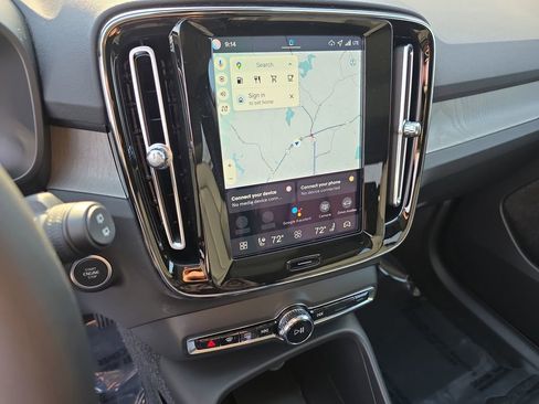 New 2026 Volvo XC40 B5 Plus w/ Protection Package Premier image 15