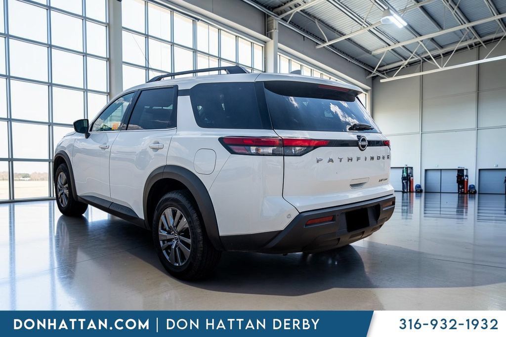Used 2024 Nissan Pathfinder SV AWD/4WD image 29
