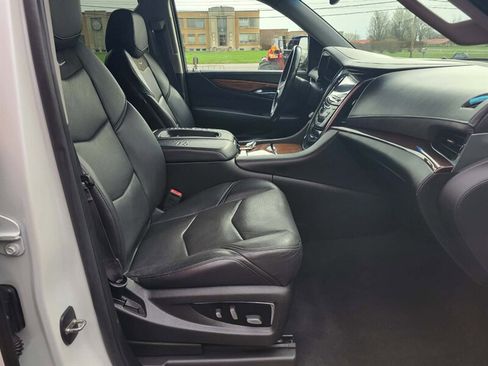 Used 2016 Cadillac Escalade ESV Premium AWD/4WD image 15